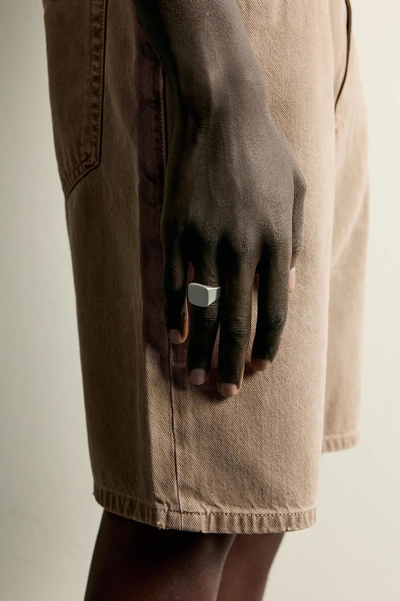 METAL SIGNET RING