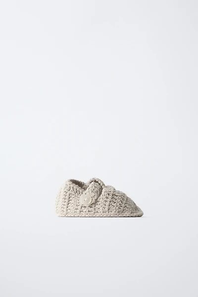 KNITTED BOOTIES