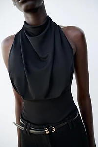 FLOWY DRAPED TOP