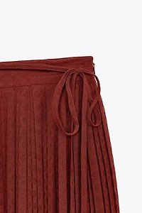 BELTED PLEATED MIDI SKIRT