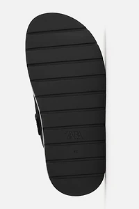 LEATHER BUCKLE CLOGS