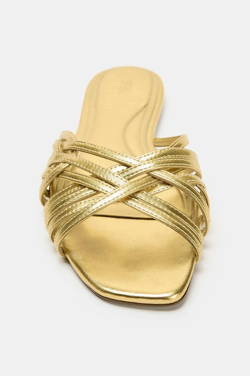 METALLIC EFFECT FLAT SANDALS