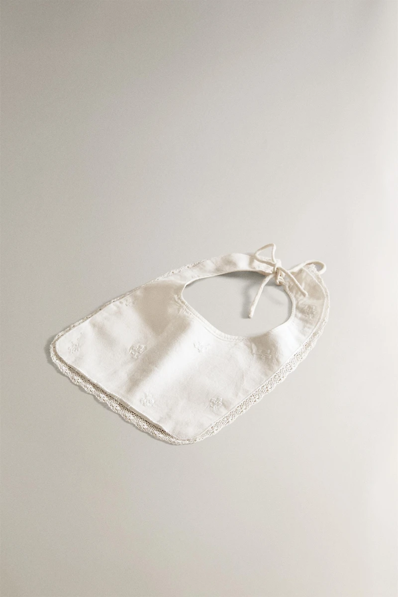 BABY BIB WITH FLORAL EMBROIDERY