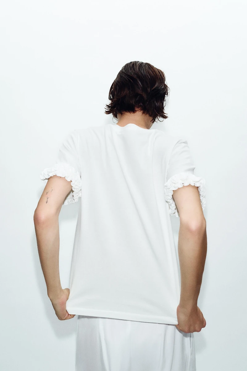 T-SHIRT À MANCHES VOLANTS
