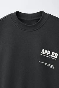 SHORT SLEEVE SWEATSHIRT AND JOGGER PANTS SET TEXT