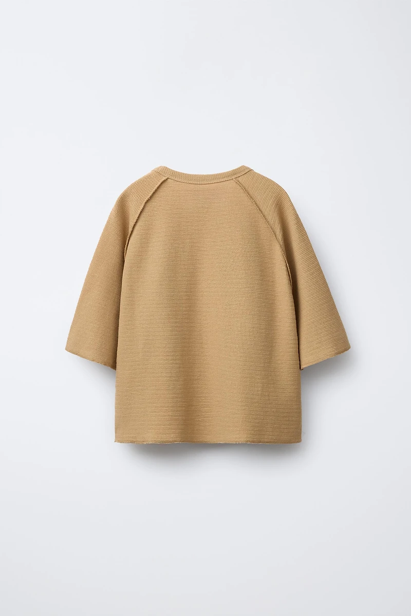 TEXTURED POCKET T-SHIRT