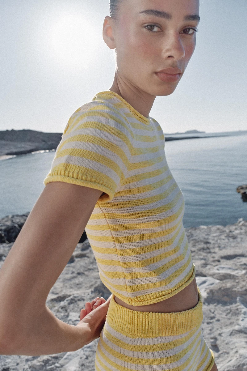 STRIPED KNIT CROP TOP
