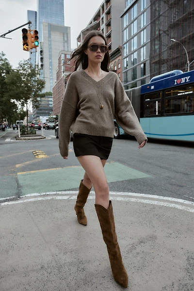 STITCHED SPLIT LEATHER HEELED BOOTS