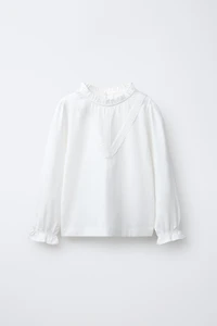 T-SHIRT ROMANTIQUE EN DENTELLE