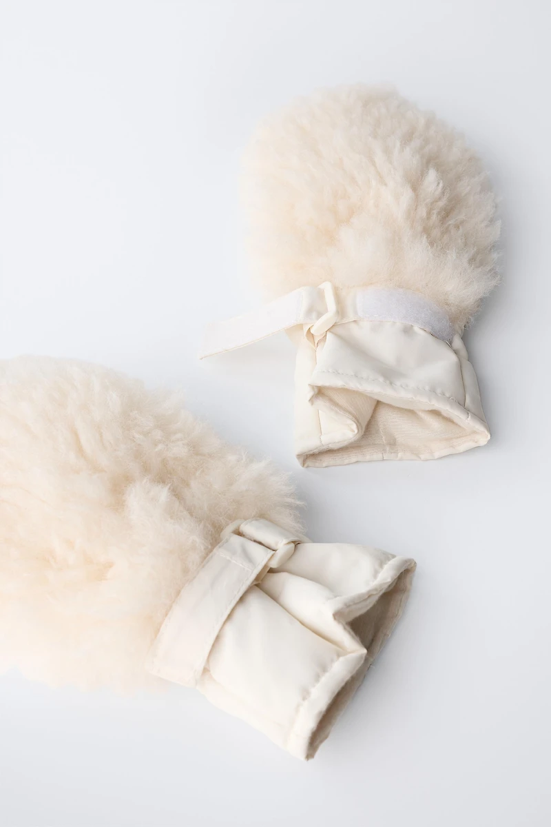 CURLY FAUX FUR MITTENS SKI COLLECTION