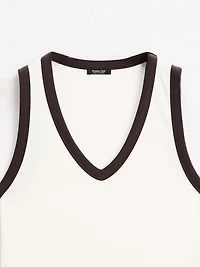 Ribbed V-neck T-shirt