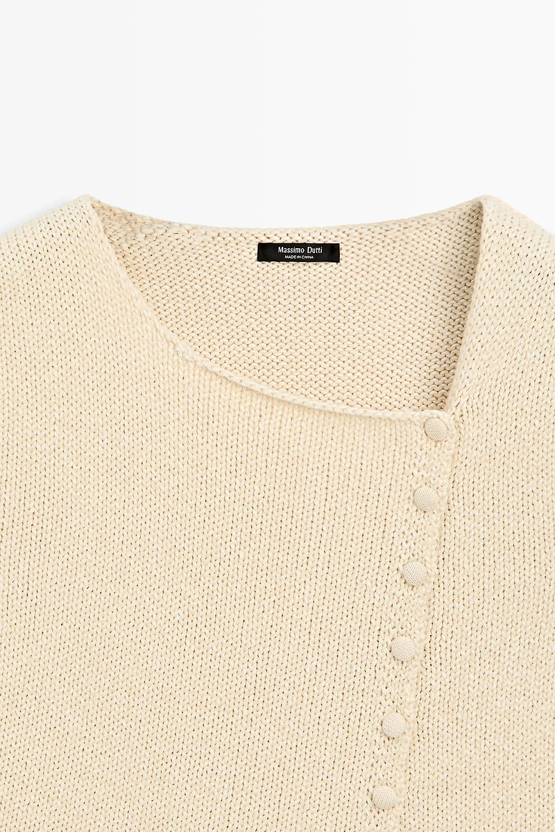 Cotton blend knit top with button detail