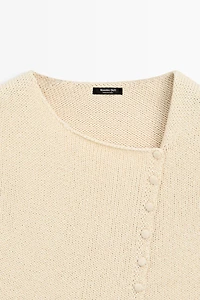 Cotton blend knit top with button detail