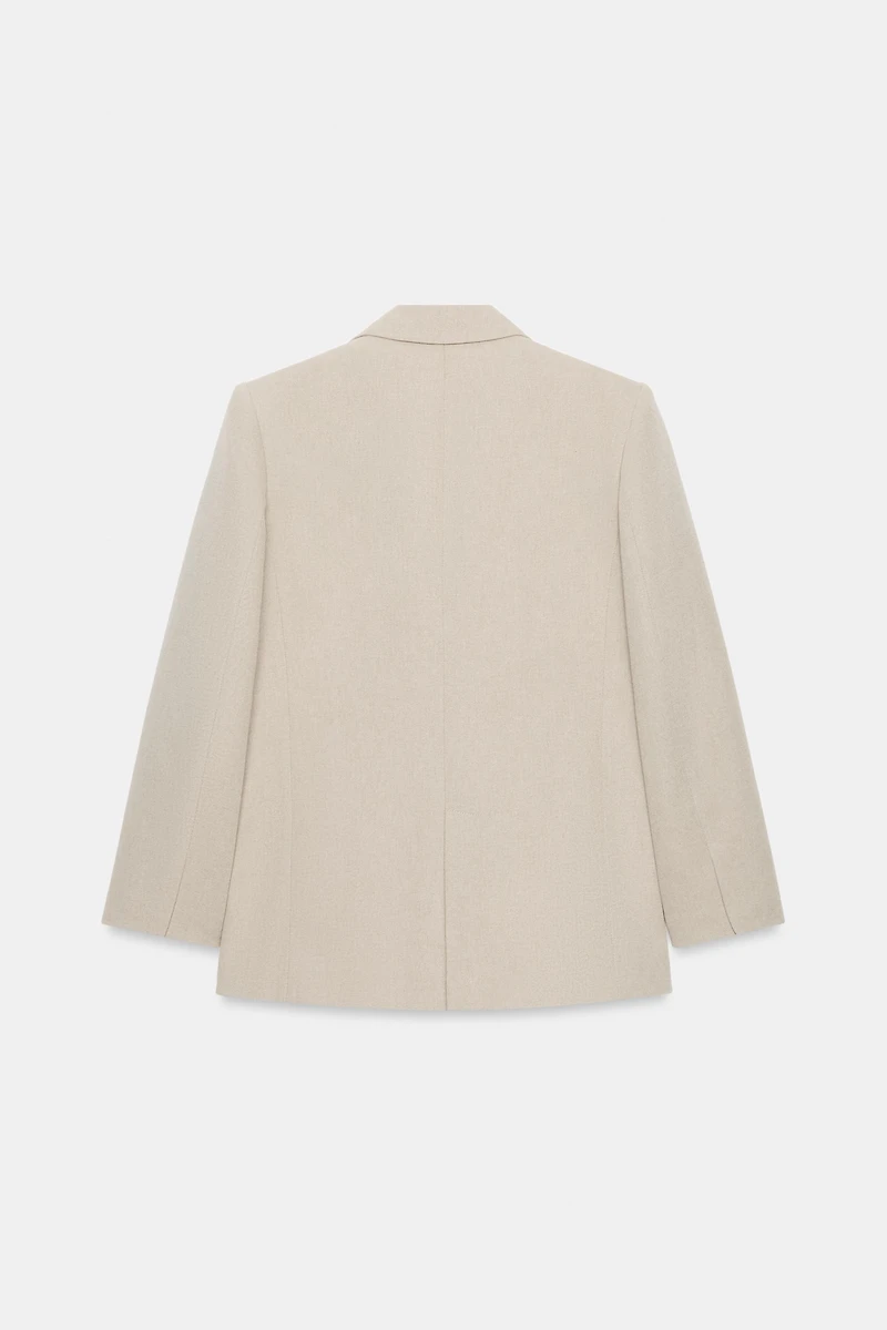 STRAIGHT CUT BLAZER WITH SHOULDER PADS AND TWO BUTTONS
