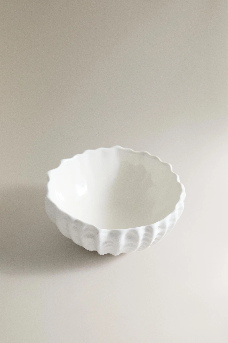 EMBOSSED SNACK BOWL