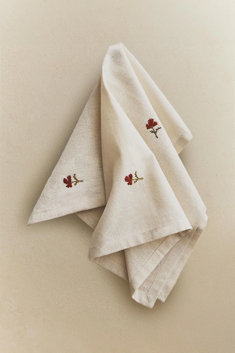 SET OF FLORAL EMBROIDERED NAPKINS (SET OF 2)