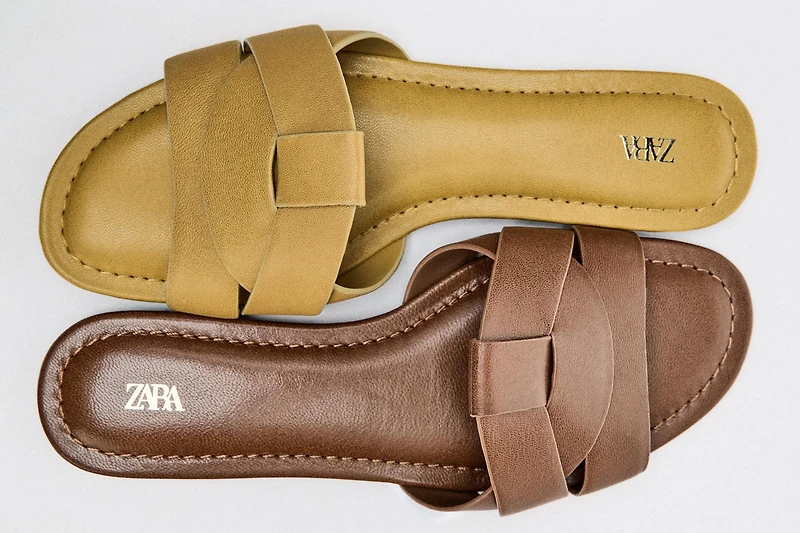 LEATHER CROSSED STRAP FLAT SANDALS