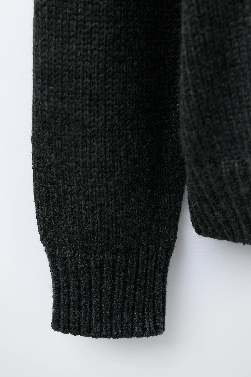 PULL EN MAILLE AVEC LAINE ET RENNE BRODÉ CŒURS