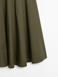 Robe longue à encolure américaine