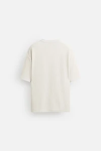 VERTICAL TEXTURED T-SHIRT