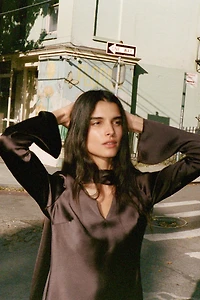 ROBE SATINÉE FOULARD