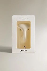PATÈRE CÉRAMIQUE