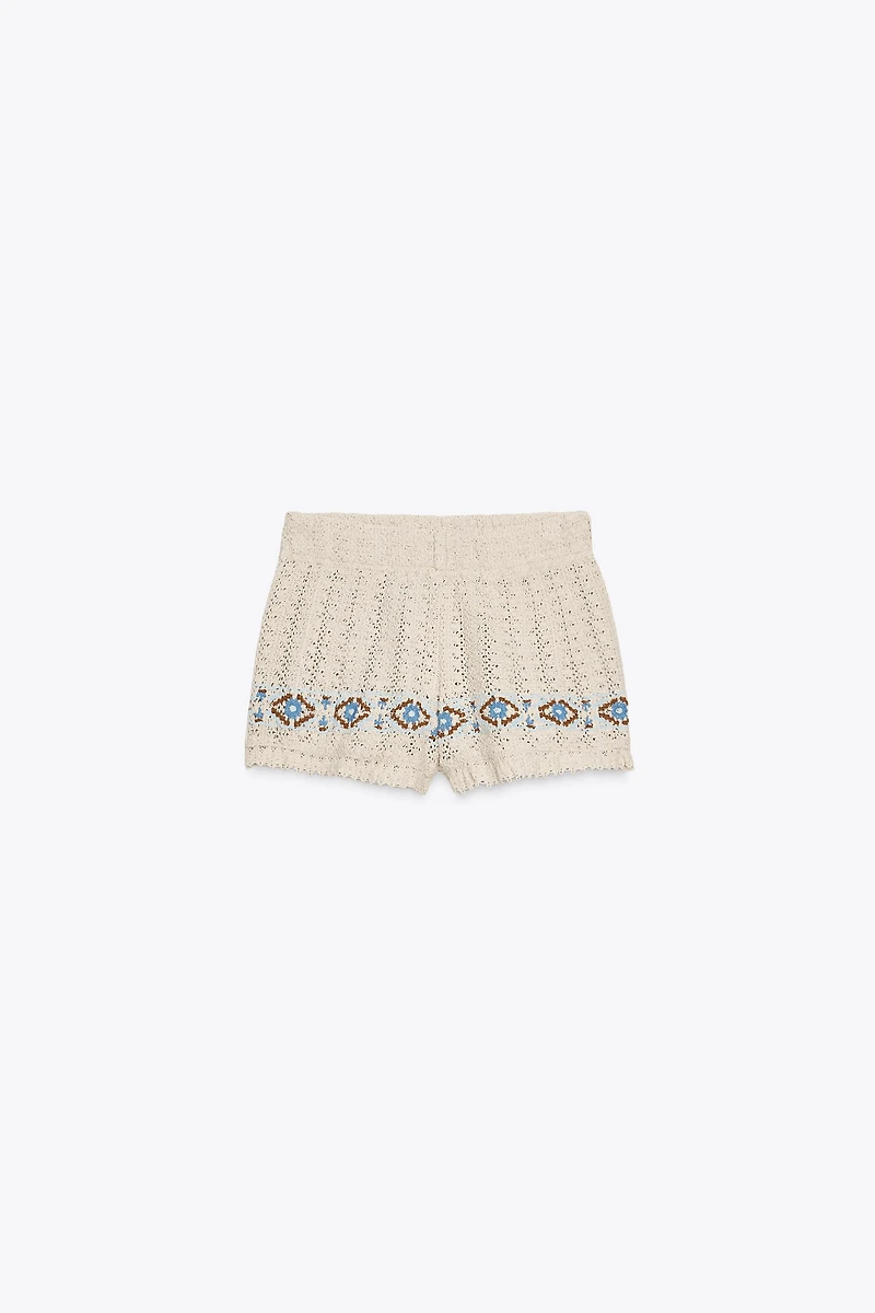 EMBROIDERED CROCHET SHORTS