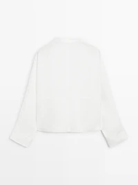 Stand collar shirt with front seam