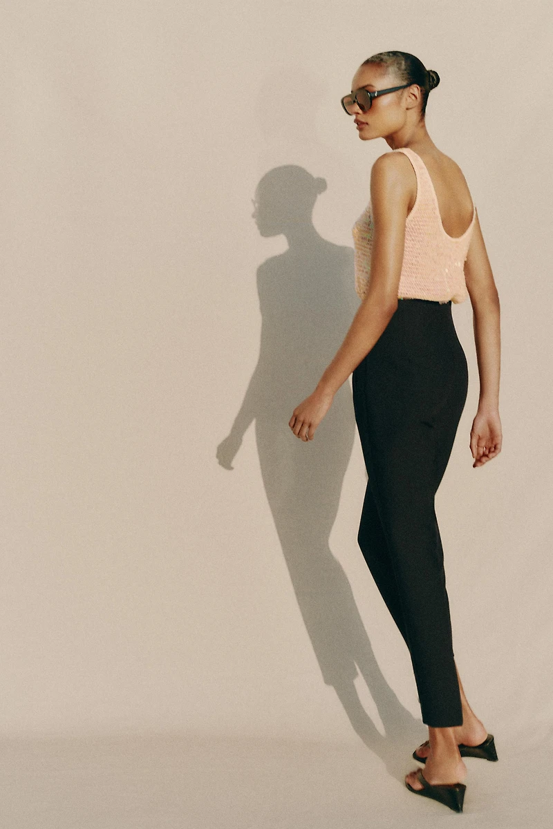 HIGH-WAISTED PANTS