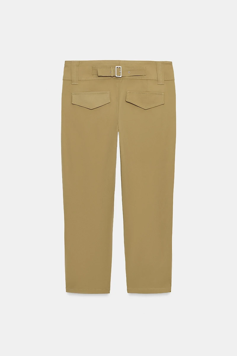 BUCKLED CAPRI PANTS