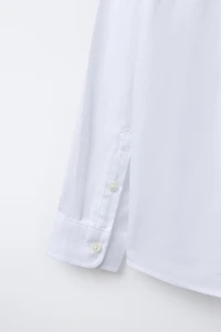 CHEMISE UNIE HABILLÉE