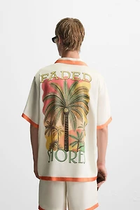 CHEMISE SATINÉE À BANDES CONTRASTÉES