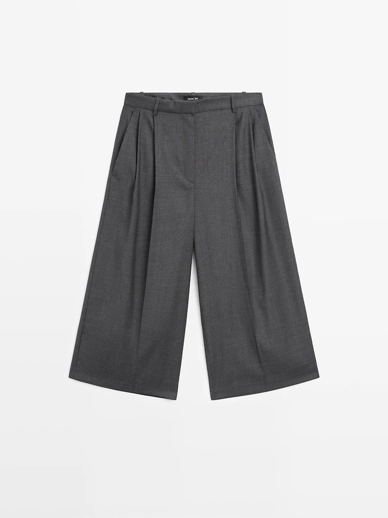 100% wool long Bermuda shorts with darts