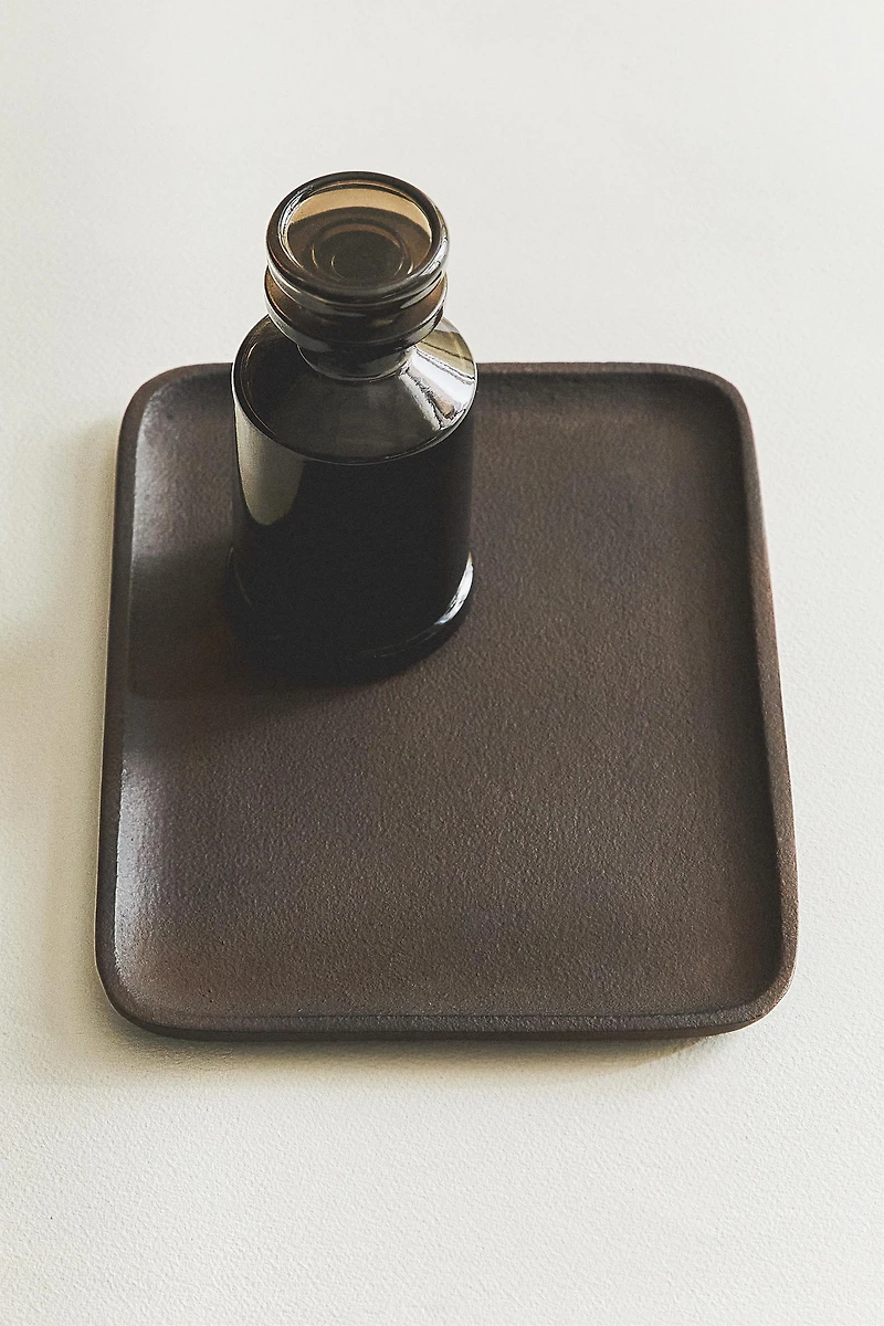 BLACK METAL TRAY