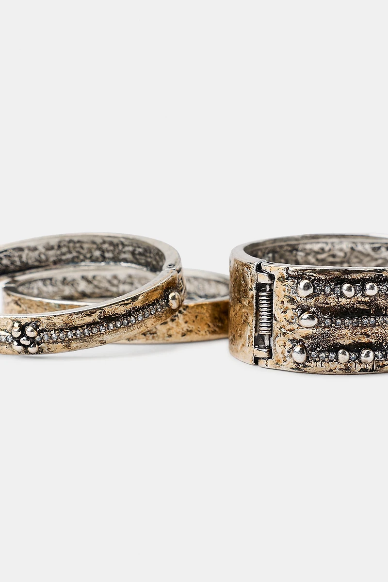 3-PACK OF ENGRAVED SHINY BRACELETS