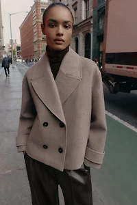 DOUBLE-BREASTED SHORT COAT