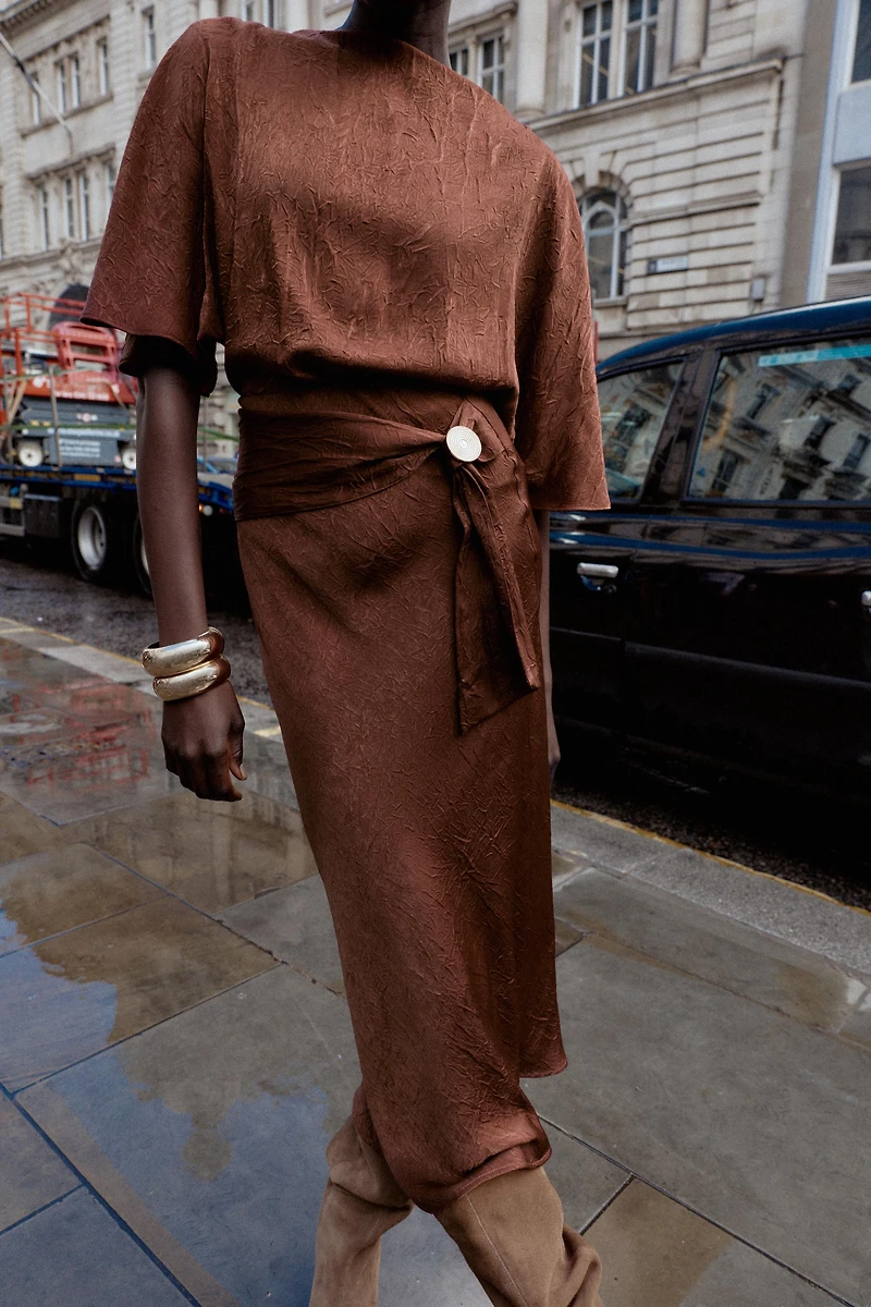 WRINKLED EFFECT SATIN TOP
