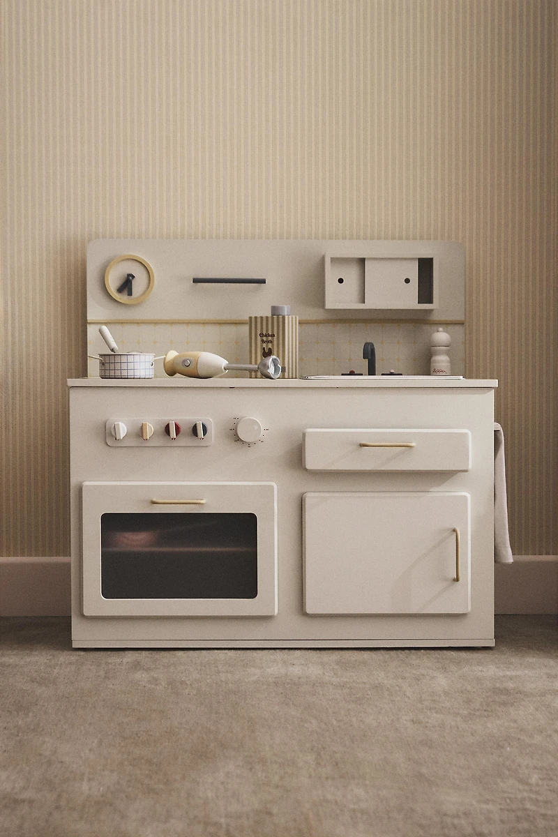 CHILDREN'S WOODEN PLAY KITCHEN