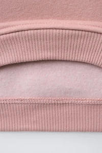 CROCHET APPLIQUÉ SWEATSHIRT