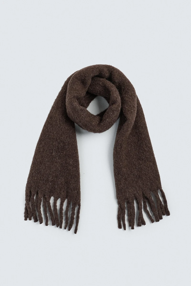 BRUSHED TEXTURE FRINGED SCARF