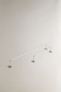 SILVER METAL TOWEL RACK
