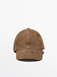 Casquette en cuir finition daim