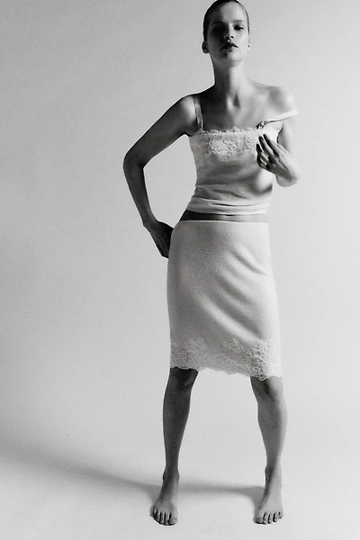 EMBROIDERED LACE KNIT MIDI SKIRT