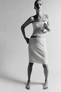 EMBROIDERED LACE KNIT MIDI SKIRT