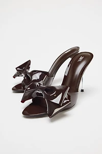 BOW HEELED SANDALS