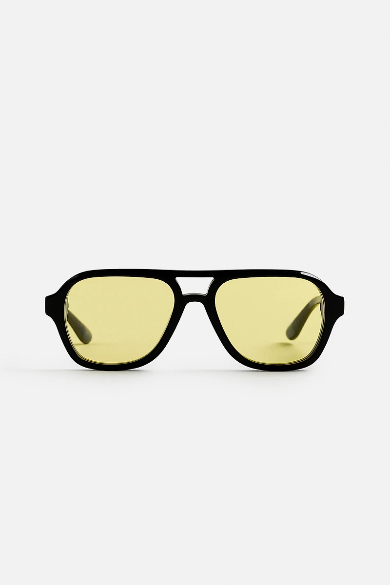 LUNETTES DE SOLEIL CARRÉES