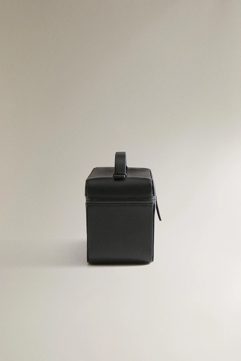 LEATHER BRIEFCASE TOILETRY BAG