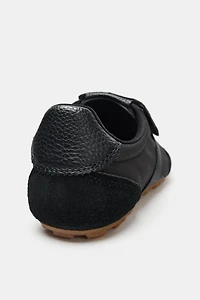 SNEAKERS WITH OVERLAPPING TONGUE DETAIL