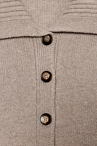 GILET EN MAILLE FINITIONS CÔTELÉES