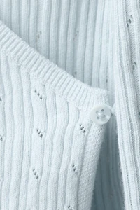 PULL EN MAILLE CÔTELÉ AJOURÉ
